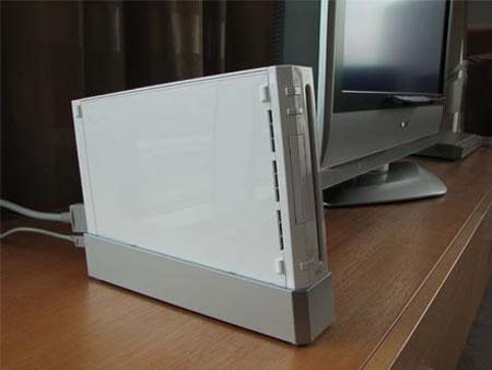 国外Wii主机实物和手柄细节照片公开_电视游戏